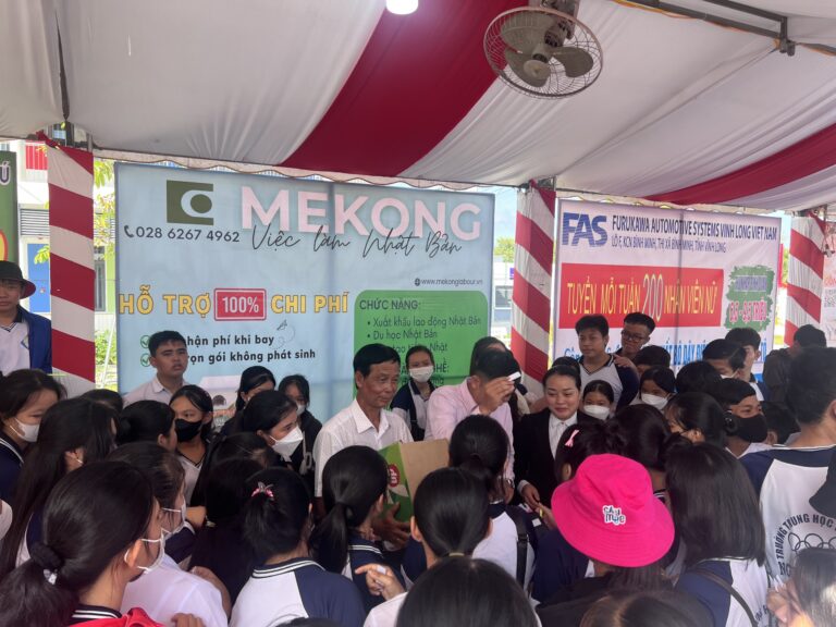 Hơn 300 học sinh tham gia gian hàng tuyển dụng Mekong Ngày hội việc làm trên địa bàn huyện Vũm Liêm