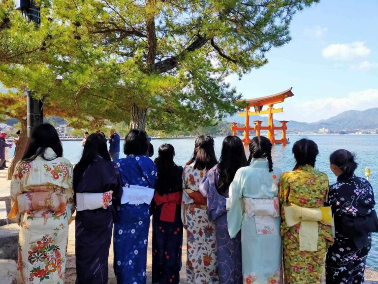 Trải nghiệm mặc Kimono tận hưởng nét đẹp truyền thống Nhật Bản của học viên Mekong