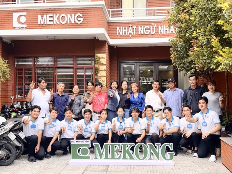 Mekong chào đón quý phụ huynh của 21 học viên gặp gỡ sau khi đậu phỏng và trước khi xuất cảnh